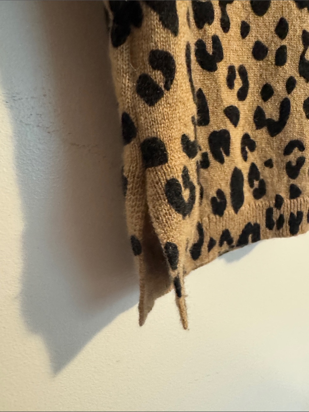 100% Cashmere J Crew Leopard Sweater - Picture 5 of 5